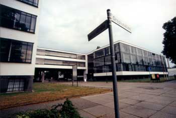Bauhaus de Dessau © J.C. Tardivon 1998 (17Ko)